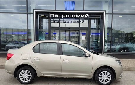 Renault Logan II, 2017 год, 930 000 рублей, 5 фотография
