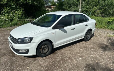 Volkswagen Polo VI (EU Market), 2018 год, 700 000 рублей, 2 фотография