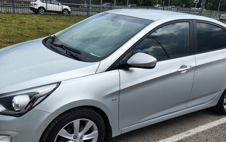 Hyundai Solaris II рестайлинг, 2015 год, 1 060 000 рублей, 3 фотография
