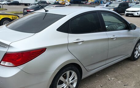 Hyundai Solaris II рестайлинг, 2015 год, 1 060 000 рублей, 5 фотография
