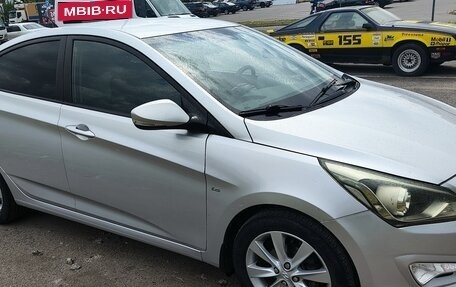 Hyundai Solaris II рестайлинг, 2015 год, 1 060 000 рублей, 4 фотография