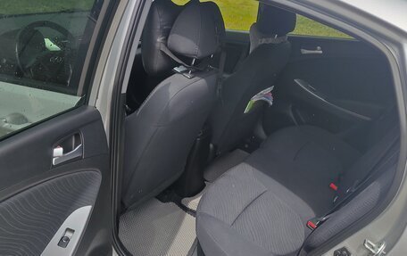 Hyundai Solaris II рестайлинг, 2015 год, 1 060 000 рублей, 17 фотография