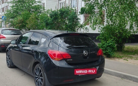 Opel Astra J, 2010 год, 580 000 рублей, 3 фотография