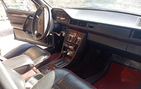 Mercedes-Benz E-Класс, 1993 год, 1 500 000 рублей, 7 фотография