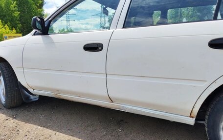Toyota Corolla, 2000 год, 250 000 рублей, 4 фотография