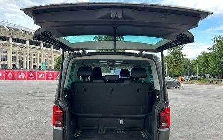 Volkswagen Multivan T6 рестайлинг, 2021 год, 5 500 000 рублей, 8 фотография