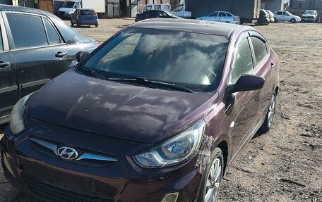 Hyundai Solaris II рестайлинг, 2013 год, 640 000 рублей, 1 фотография