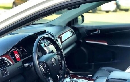 Toyota Camry, 2014 год, 1 910 000 рублей, 14 фотография