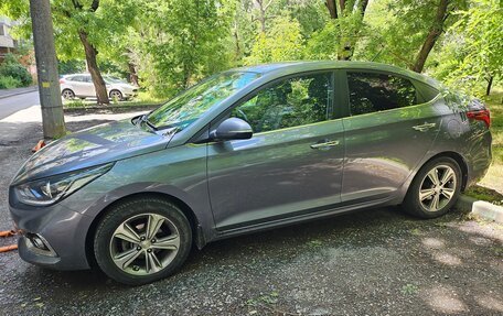 Hyundai Solaris II рестайлинг, 2018 год, 1 350 000 рублей, 3 фотография