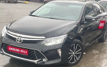 Toyota Camry, 2018 год, 1 950 000 рублей, 1 фотография