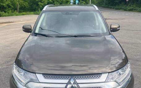 Mitsubishi Outlander III рестайлинг 3, 2019 год, 2 500 000 рублей, 1 фотография