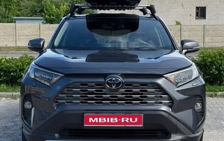Toyota RAV4, 2021 год, 2 600 000 рублей, 1 фотография