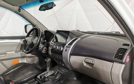 Mitsubishi Pajero Sport II рестайлинг, 2013 год, 1 695 000 рублей, 12 фотография