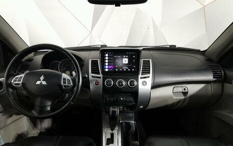 Mitsubishi Pajero Sport II рестайлинг, 2013 год, 1 695 000 рублей, 13 фотография
