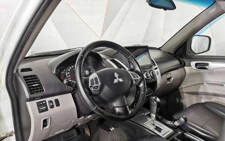 Mitsubishi Pajero Sport II рестайлинг, 2013 год, 1 695 000 рублей, 18 фотография
