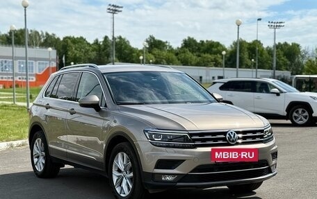 Volkswagen Tiguan II, 2018 год, 2 550 000 рублей, 3 фотография