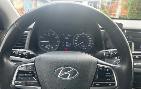 Hyundai Elantra VI рестайлинг, 2018 год, 1 299 999 рублей, 3 фотография