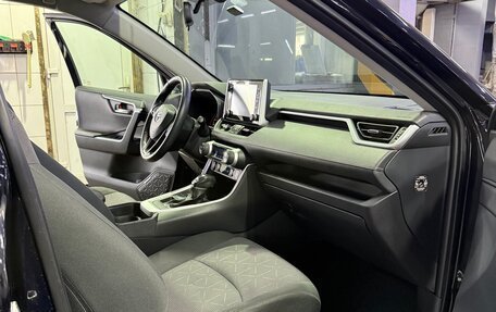 Toyota RAV4, 2020 год, 2 900 000 рублей, 12 фотография