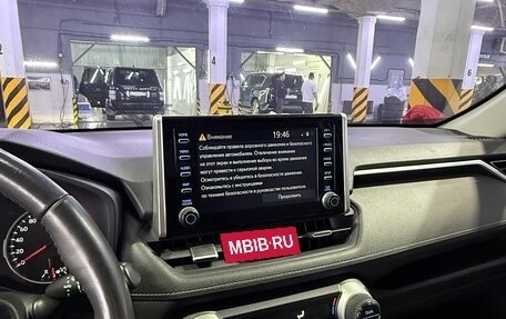 Toyota RAV4, 2020 год, 2 900 000 рублей, 6 фотография