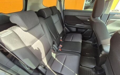 Mitsubishi Outlander III рестайлинг 3, 2013 год, 1 000 000 рублей, 9 фотография