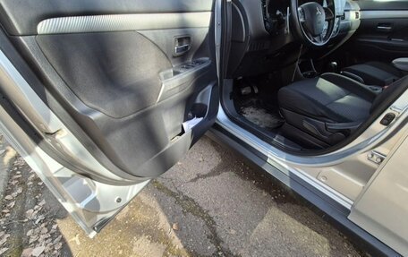 Mitsubishi Outlander III рестайлинг 3, 2013 год, 1 000 000 рублей, 5 фотография