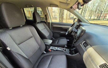 Mitsubishi Outlander III рестайлинг 3, 2013 год, 1 000 000 рублей, 7 фотография
