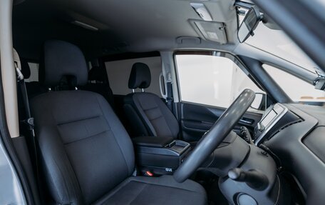 Nissan Serena IV, 2017 год, 1 820 000 рублей, 10 фотография