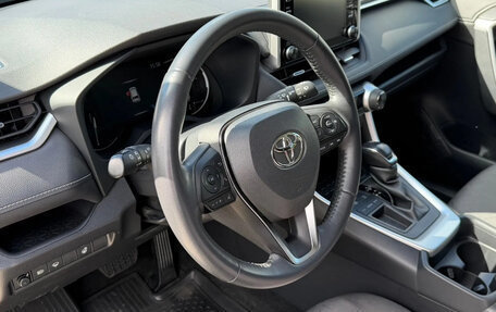 Toyota RAV4, 2021 год, 2 600 000 рублей, 10 фотография