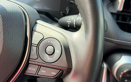 Toyota RAV4, 2021 год, 2 600 000 рублей, 9 фотография