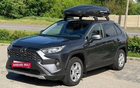 Toyota RAV4, 2021 год, 2 600 000 рублей, 4 фотография