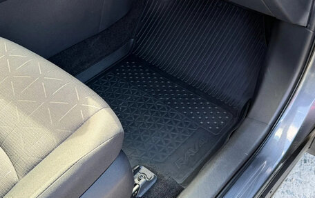Toyota RAV4, 2021 год, 2 600 000 рублей, 16 фотография