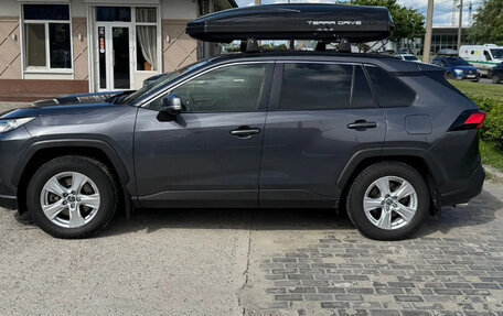 Toyota RAV4, 2021 год, 2 600 000 рублей, 19 фотография