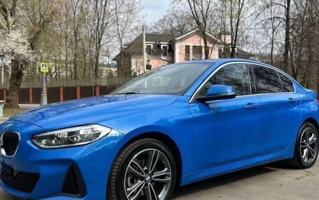 BMW 1 серия, 2022 год, 1 850 000 рублей, 3 фотография