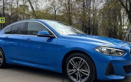 BMW 1 серия, 2022 год, 1 850 000 рублей, 2 фотография