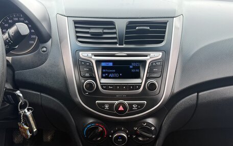 Hyundai Solaris II рестайлинг, 2014 год, 880 000 рублей, 12 фотография