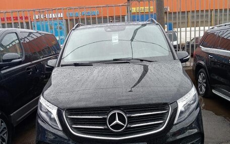 Mercedes-Benz V-Класс, 2017 год, 3 300 000 рублей, 1 фотография