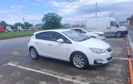 Opel Astra J, 2011 год, 600 000 рублей, 1 фотография
