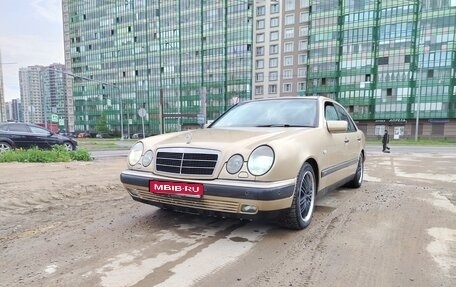 Mercedes-Benz E-Класс, 1999 год, 499 000 рублей, 1 фотография