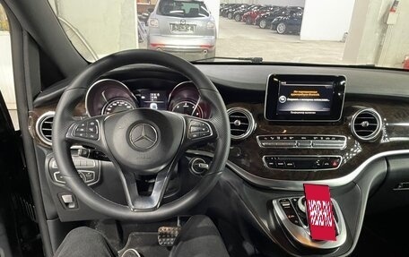 Mercedes-Benz V-Класс, 2017 год, 3 300 000 рублей, 10 фотография
