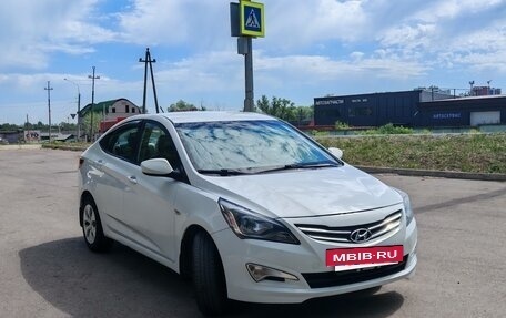 Hyundai Solaris II рестайлинг, 2016 год, 850 000 рублей, 3 фотография