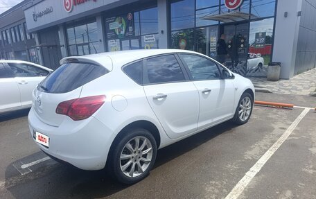 Opel Astra J, 2011 год, 600 000 рублей, 6 фотография
