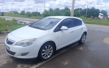 Opel Astra J, 2011 год, 600 000 рублей, 3 фотография