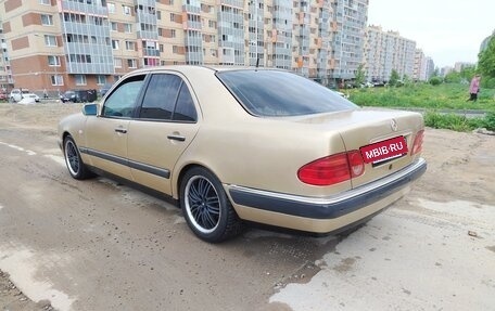 Mercedes-Benz E-Класс, 1999 год, 499 000 рублей, 10 фотография