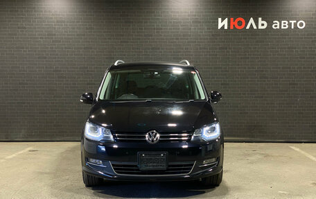 Volkswagen Sharan II, 2011 год, 1 465 000 рублей, 2 фотография