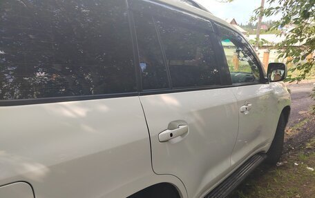 Toyota Land Cruiser 200, 2010 год, 3 300 000 рублей, 9 фотография