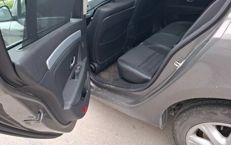 Renault Laguna III рестайлинг, 2008 год, 500 000 рублей, 16 фотография