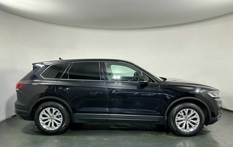 Volkswagen Touareg III, 2018 год, 4 390 000 рублей, 4 фотография
