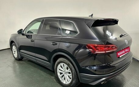 Volkswagen Touareg III, 2018 год, 4 390 000 рублей, 7 фотография