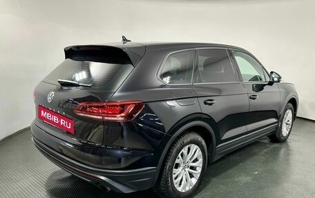 Volkswagen Touareg III, 2018 год, 4 390 000 рублей, 5 фотография
