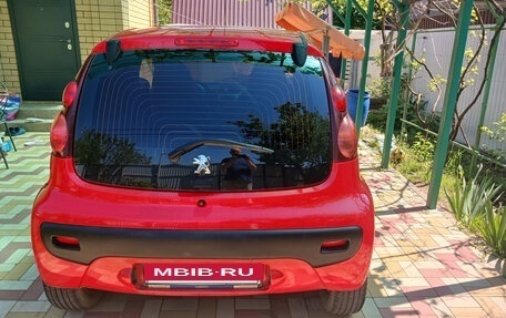 Peugeot 107 I рестайлинг, 2012 год, 620 000 рублей, 2 фотография
